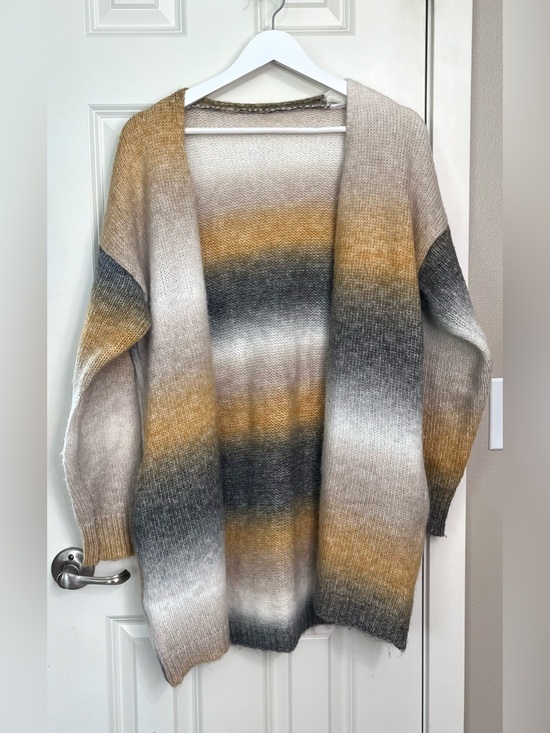 Sweaters - Gradient Open Front Cardigan NWOT